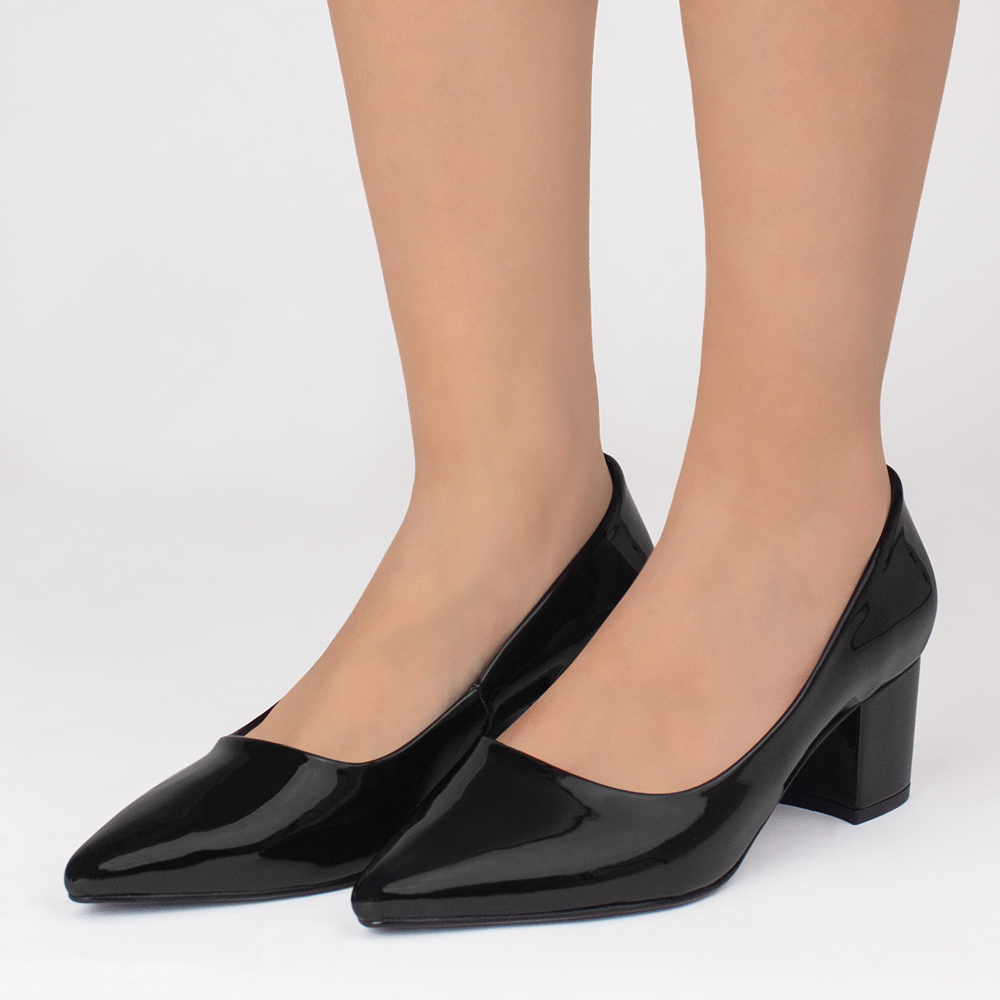Zapatillas negras charol para mujer puntales con tacón bajo 5cm