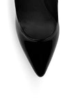 Vista de material charol en zapatilla negra tipo stiletto para mujer 