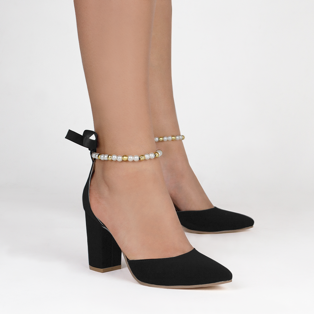 Zapatillas negras puntales con perlas para mujer