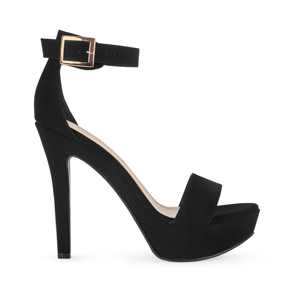 Vista lateral de zapatilla color negro para mujer con tacon alto
