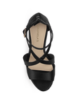 vista superior de zapatilla para mujer con tiras cruzadas