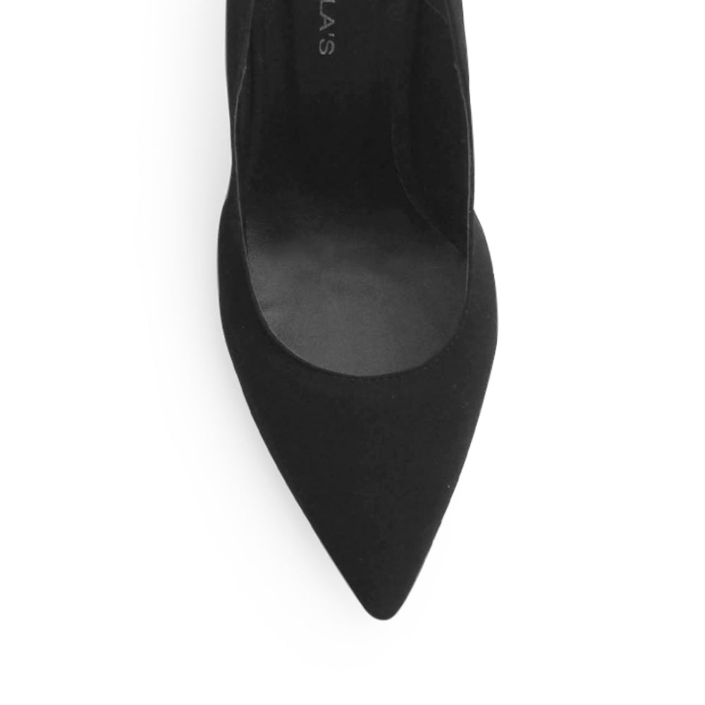 Vista de material buck en zapatilla tipo stiletto para mujer en color negro 