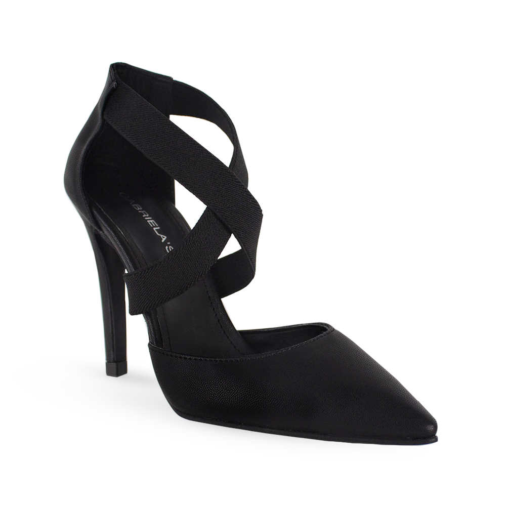 vista diagonal de zapatilla negra puntal para mujer