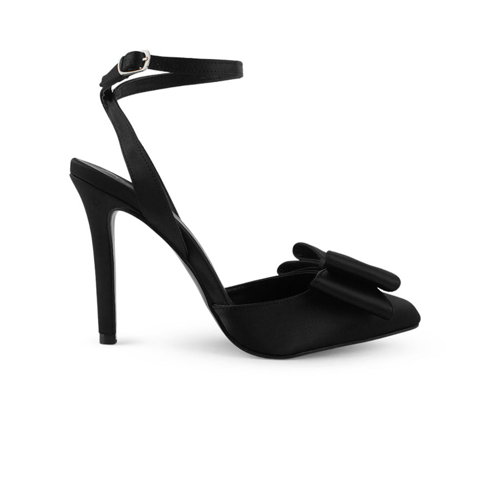 Vista lateral de zapatilla negra para mujer con tacon delgado alto 11cm con moño 