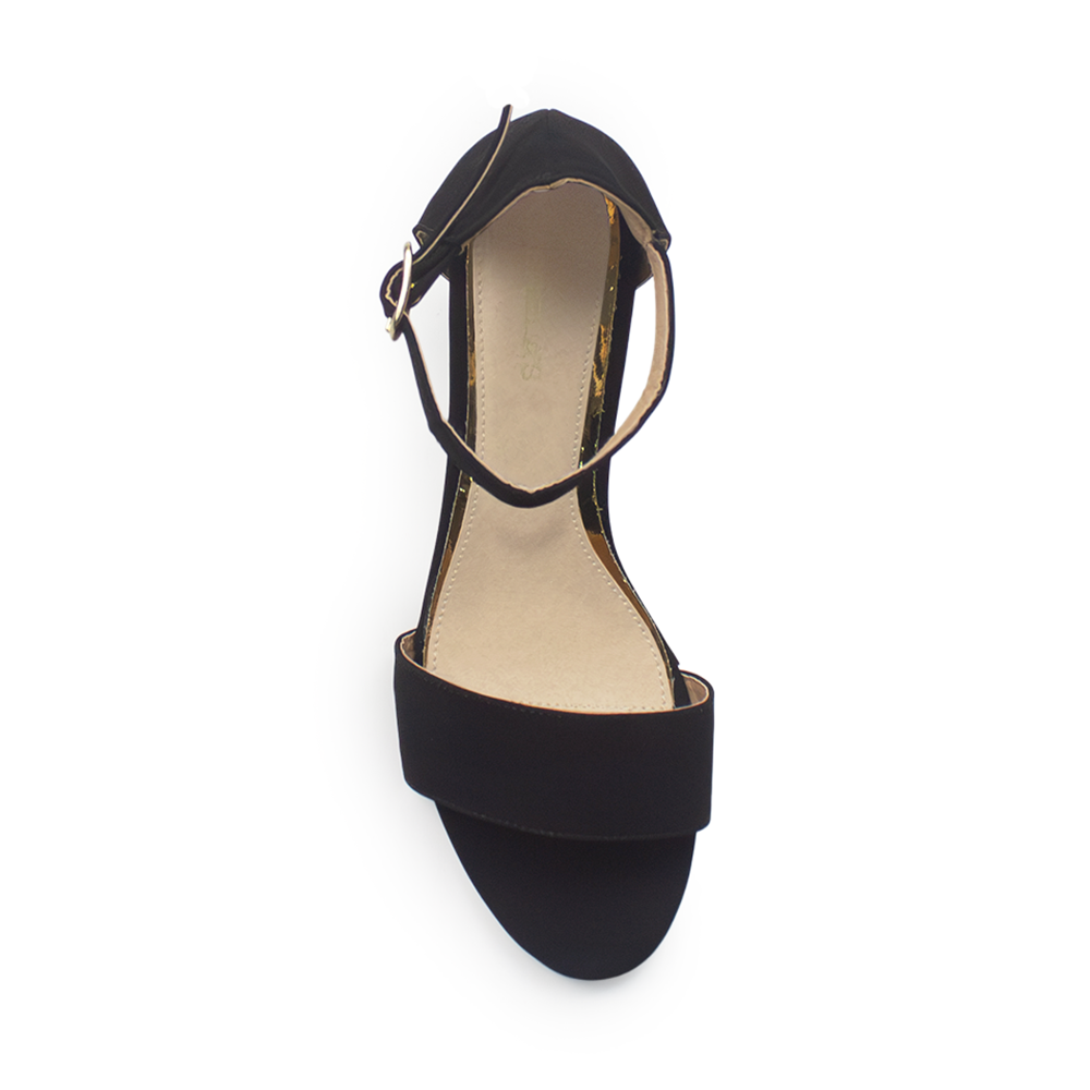 Vista superior de zapatilla con pulsera para mujer en color negro buck 