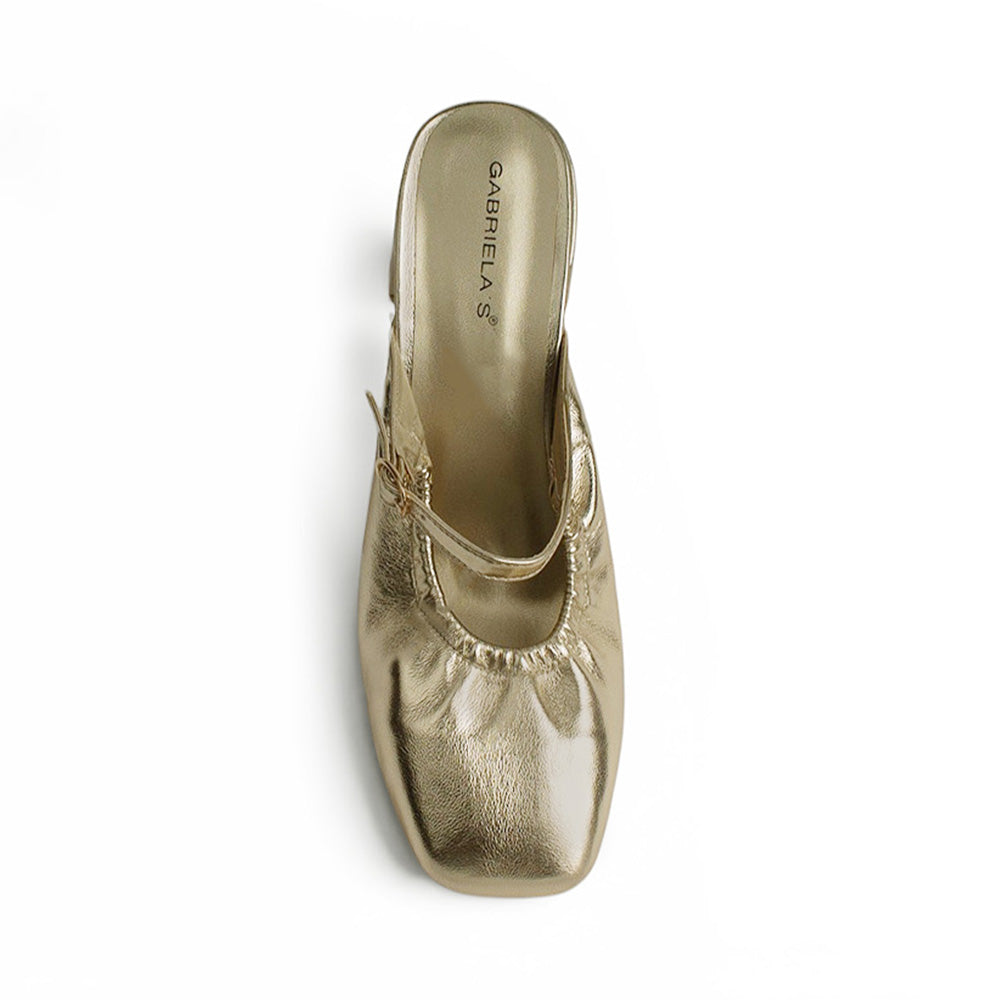 vista superior de zapatillas oro de mujer con pulsera frontal y tacón cuadrado 