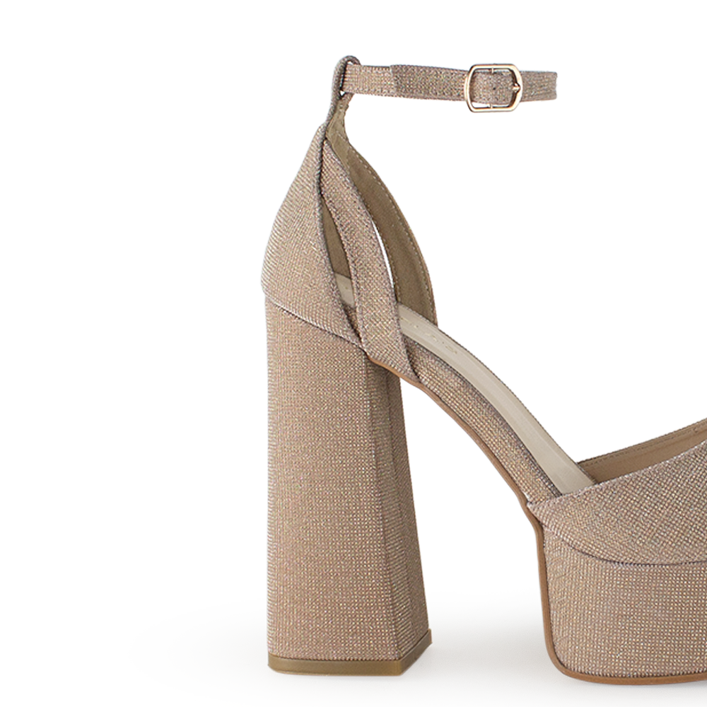 Vista trasera de tacón alto 13cm en zapatilla oro brilloso para mujer 