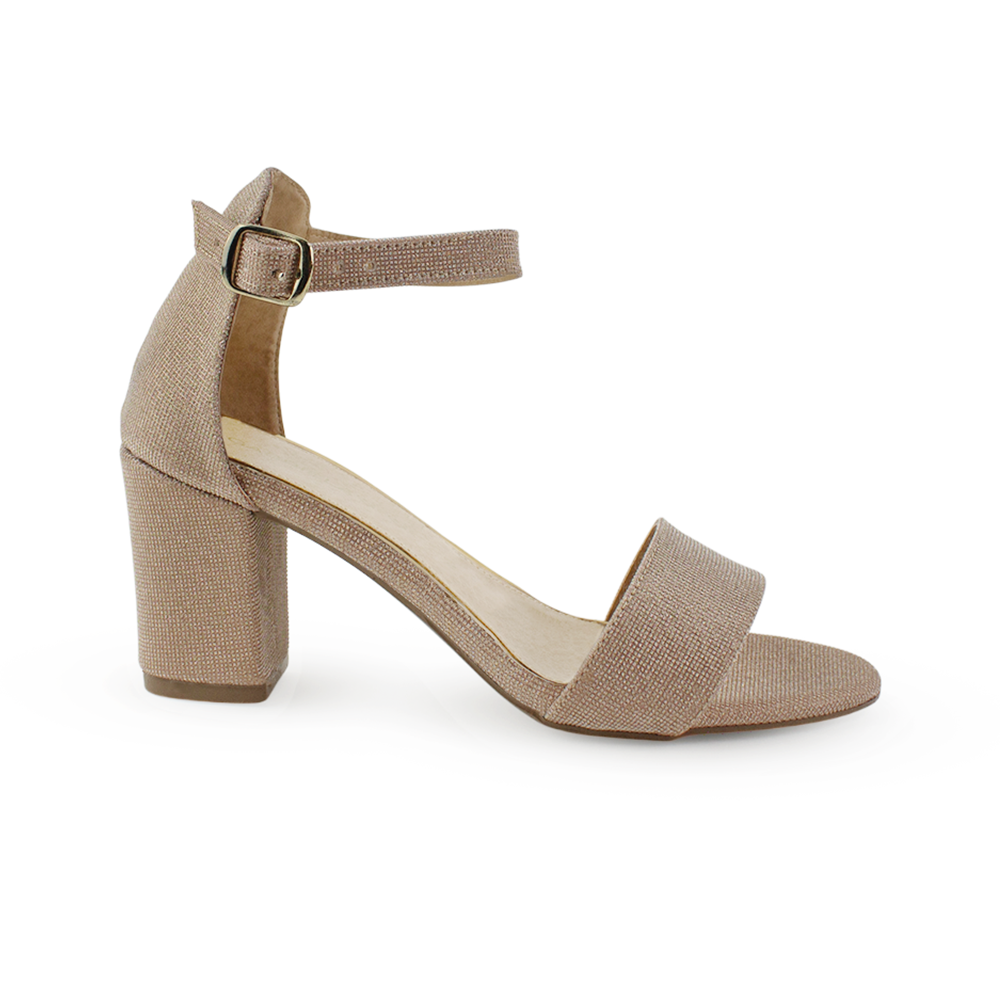 Vista lateral de zapatilla oro para mujer con pulsera y tacón bajo
