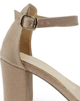Vista trasera de pulsera en zapatilla oro para mujer