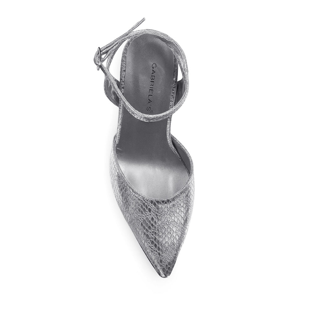 Vista superior de zapatilla plata con pulsera para mujer puntal
