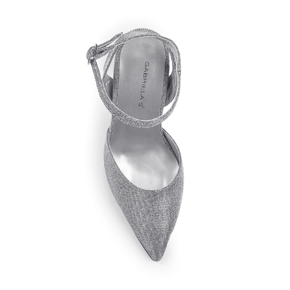 Vista superior de zapatilla plata con pulsera para mujer puntal