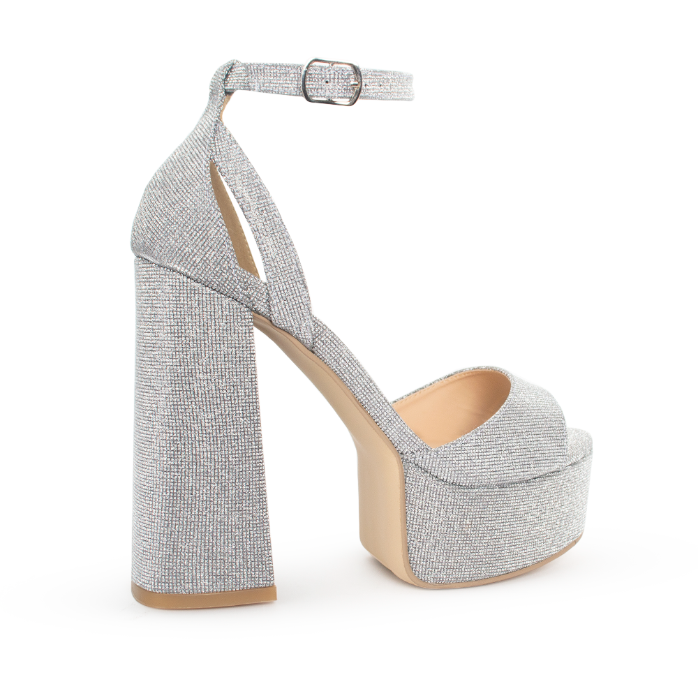 Vista trasera de tacón alto 13cm en zapatilla plata brilloso para mujer 