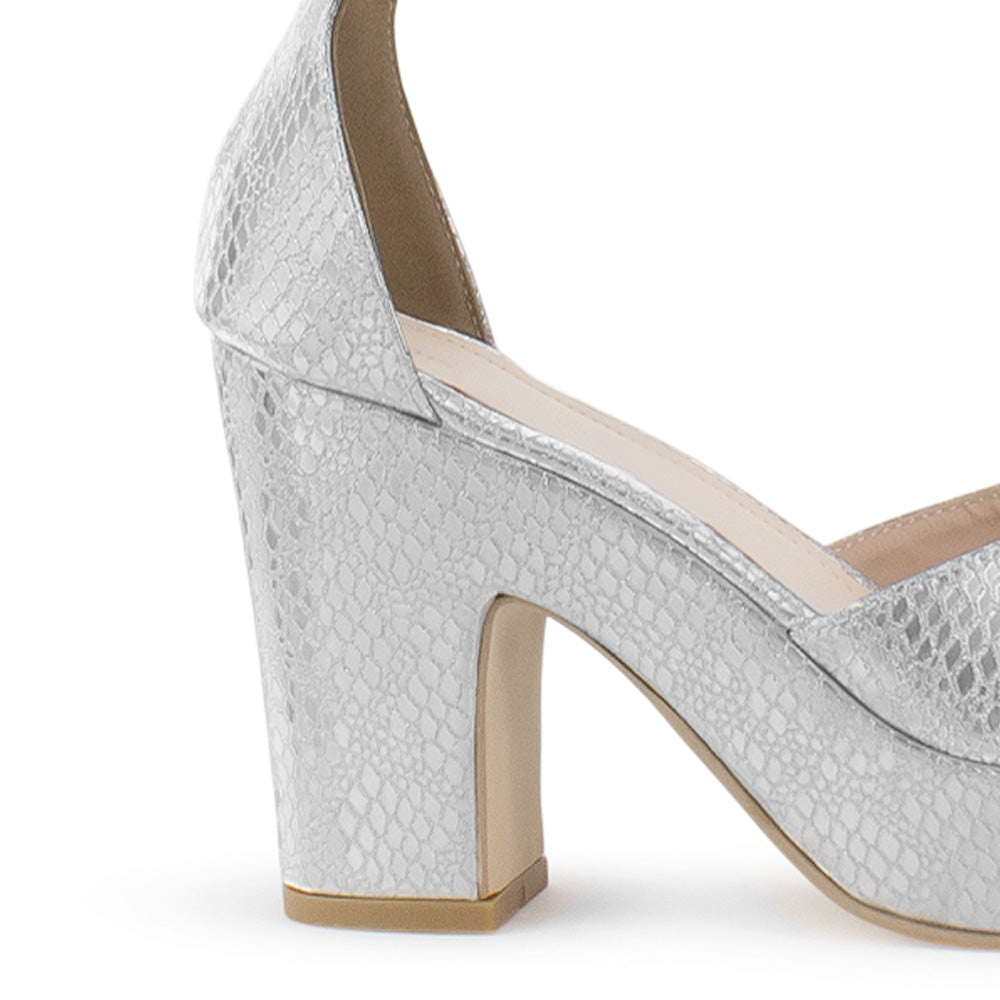 Vista trasera de tacón ancho de 10cm en zapatilla para mujer color plata 