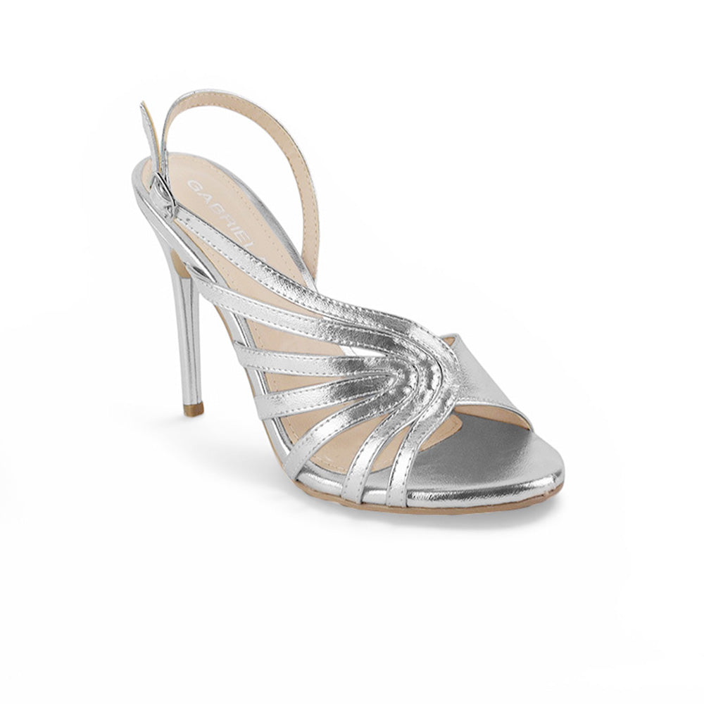 Vista diagonal de zapatillas plata con tiras para mujer de tacon 