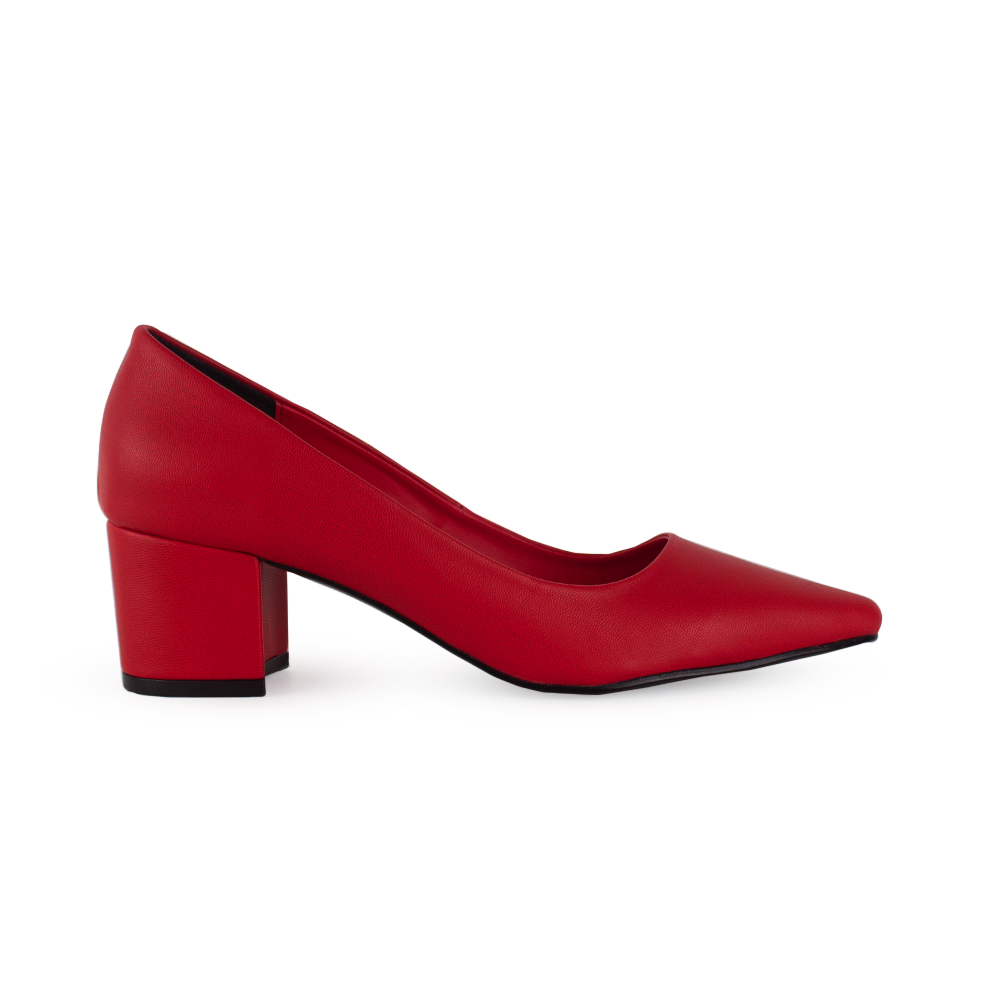 Vista lateral de zapatilla roja puntal con tacón bajo 5cm para mujer
