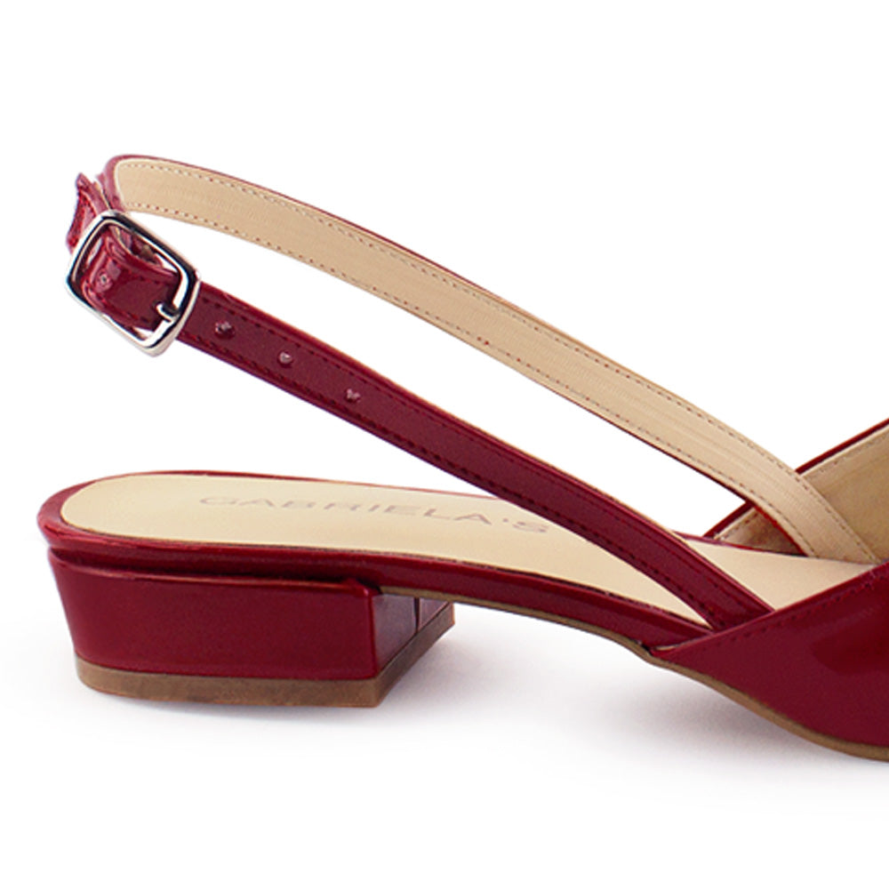 Vista trasera de tacón bajo de 3cm en zapatilla para mujer color rojo