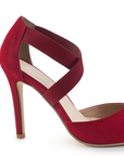 Vista trasera de zapatilla roja para mujer con tacon delgado medio