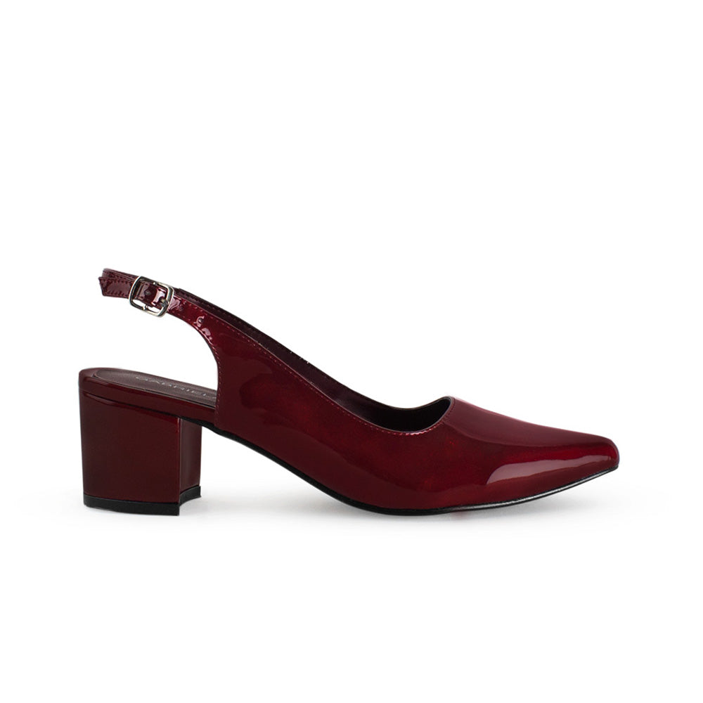 Vista lateral de zapatilla vino destalonada con tacón medio de 6cm puntal
