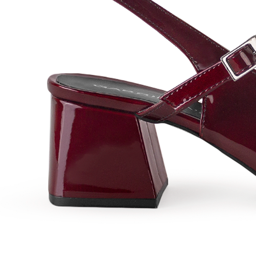 Vista trasera de tacón escultural de 5cm en zapatilla vino para mujer 