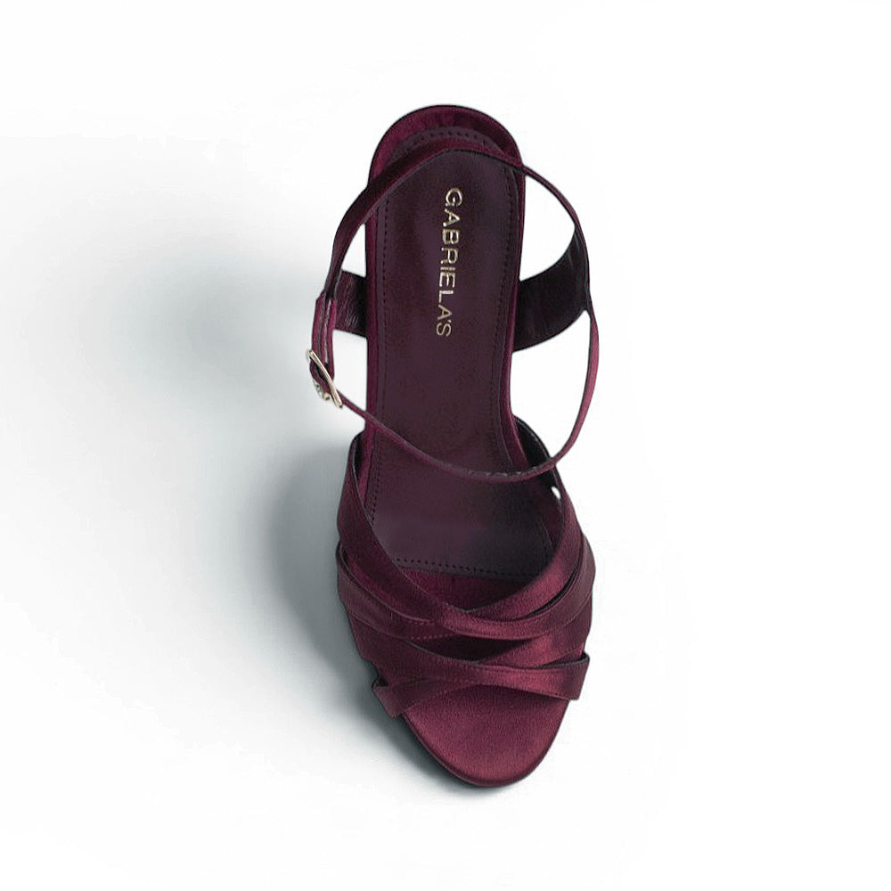 Vista superior de zapatilla vino con tacón medio y tiras para muje