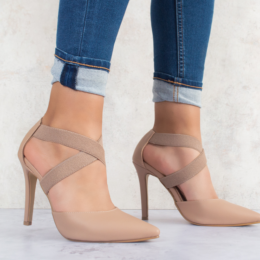 Zapatillas para mujer color maquillaje con tacon delgado y tiras cruzadas